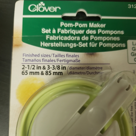 Pom Pom Maker - Picture 3 of 3